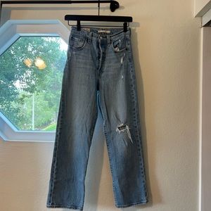 Levi’s Ribcage Ankle Straight Jean